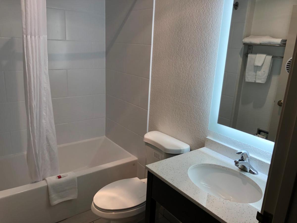 Red Lion Inn & Suites Elk Grove Village Extérieur photo