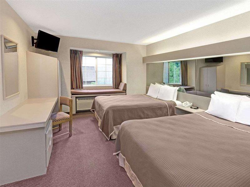 Red Lion Inn & Suites Elk Grove Village Extérieur photo