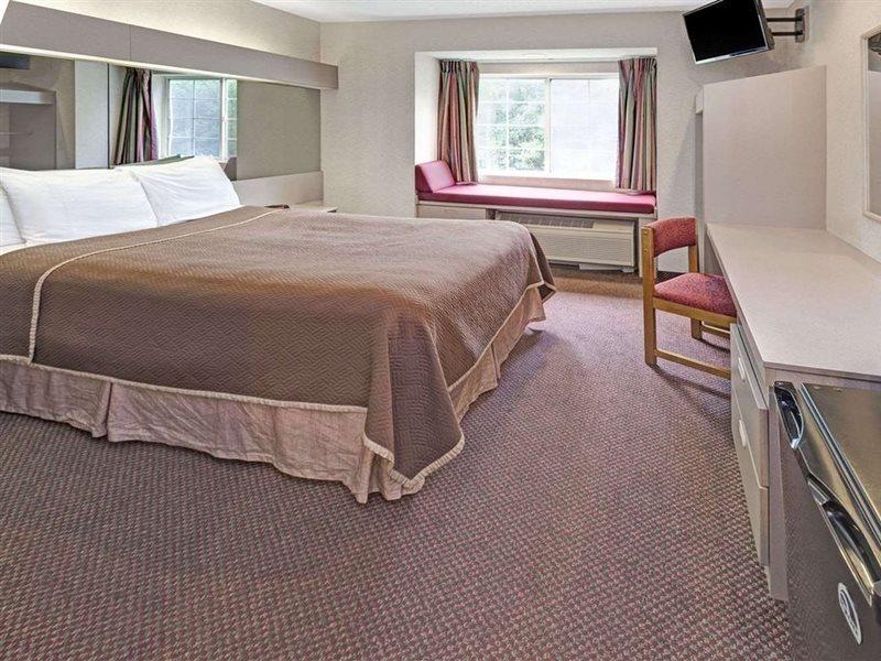 Red Lion Inn & Suites Elk Grove Village Extérieur photo