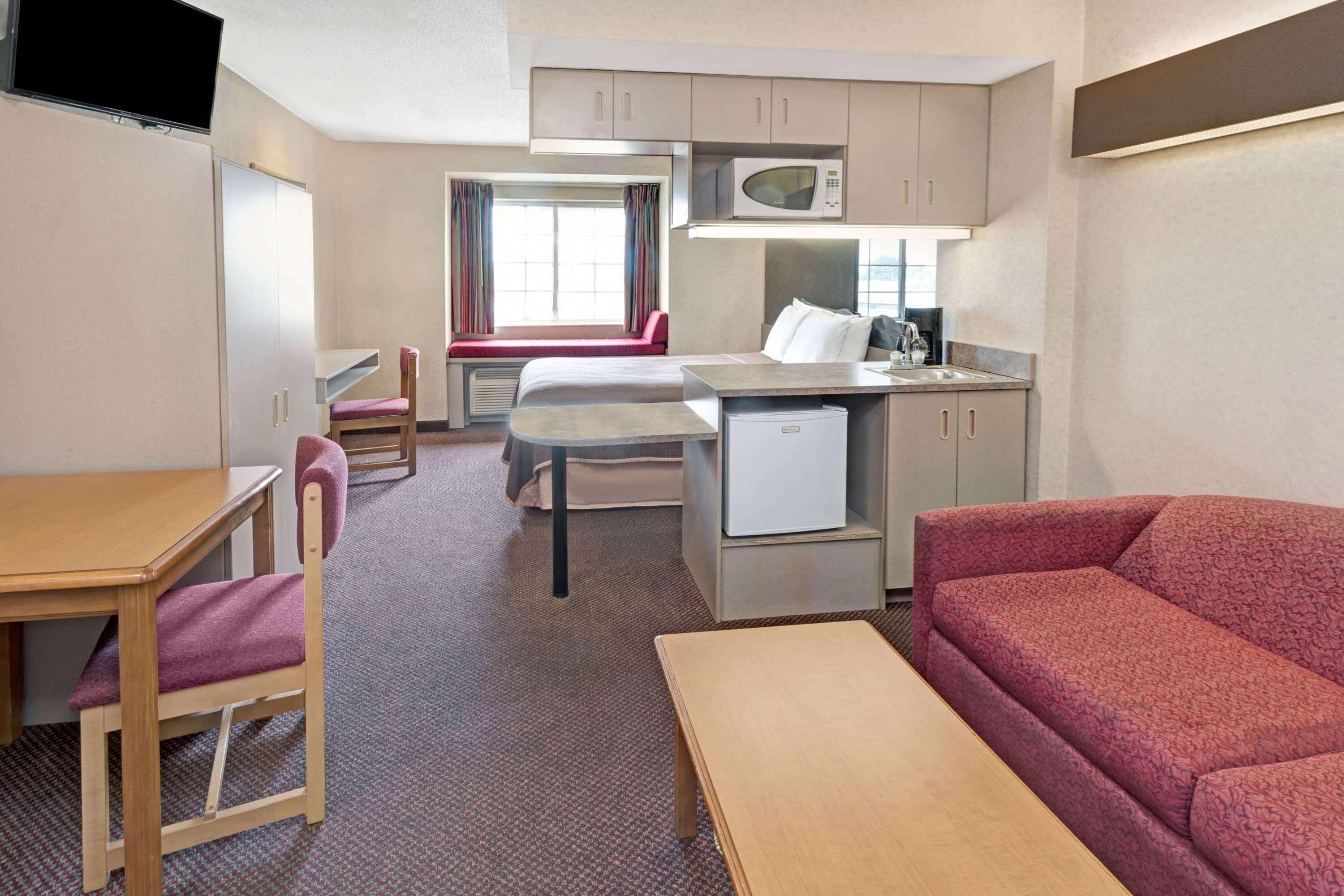 Red Lion Inn & Suites Elk Grove Village Extérieur photo